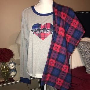 NEW W/ TAGS! 2 pc Tommy Hilfiger pajamas (large)